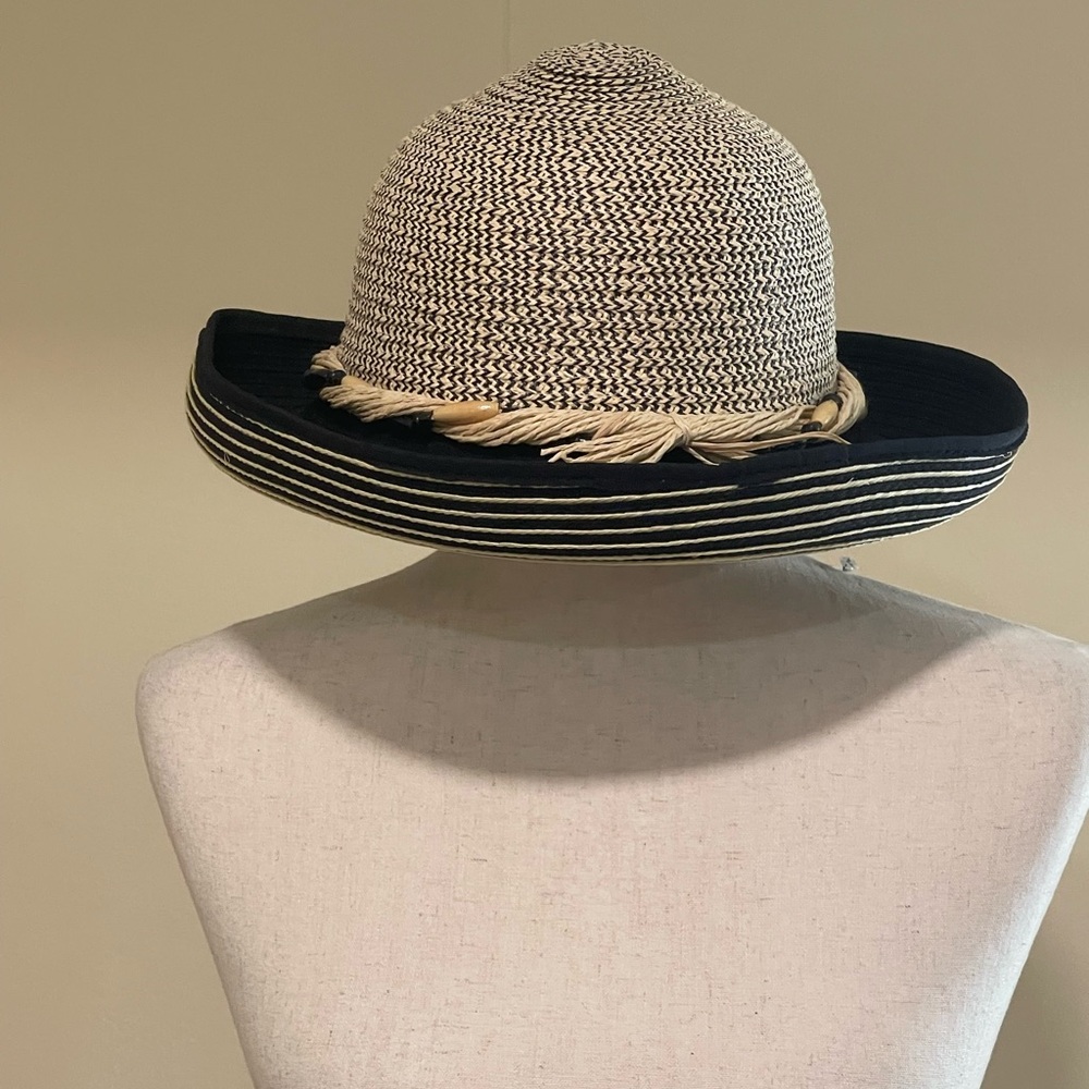 JHats Straw Hat With Beaded Band Kettle Packable Black Tan - Picture 2 of 7